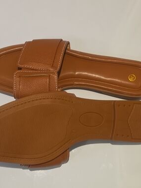 Women's Tan Slide Sandals